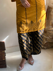 Saya (Stitched 2 Pcs)